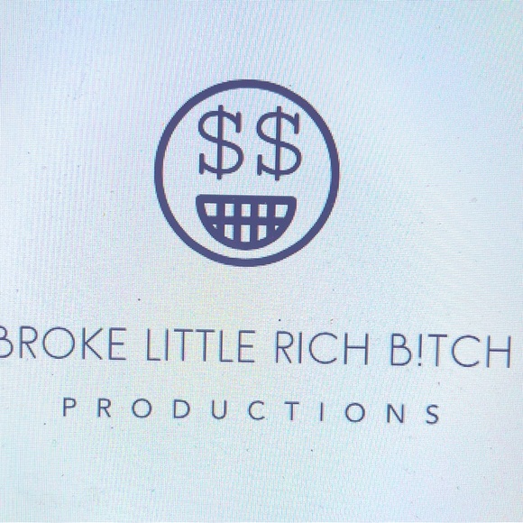 Meet your Posher, Sarah Murray from Vancouver, BC CANADA - Picture 7 of 10